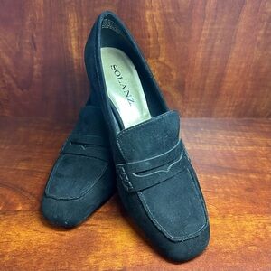 Solanz Women's Patricia Black Suede Square Heels Size: 6. NEW